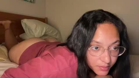 RIRI OR DREAMY online show from April 19, 2:34 am