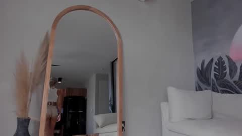 Lilah  online show from February 28, 5:37 pm