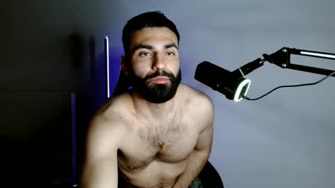 drewwho_ online show from April 15, 8:28 am