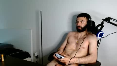 drewwho_ online show from April 16, 9:39 pm