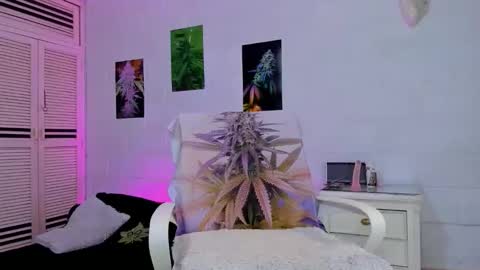 drippyorlove online show from December 5, 4:38 pm