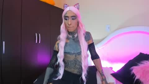 drippyorlove online show from February 8, 10:40 pm