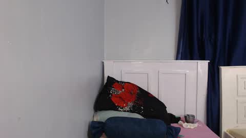 Snapshot of drippyreen chatting on September 26, 2:19 am drippyreen online show from September 26, 2:19 am