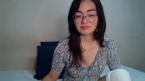 Snapshot of dronae chatting on October 9, 11:54 pm dronae online show from October 9, 11:54 pm