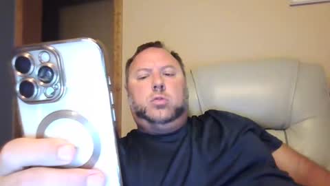 Snapshot of drow0909 chatting on September 25, 11:17 am Drow online show from September 25, 11:17 am