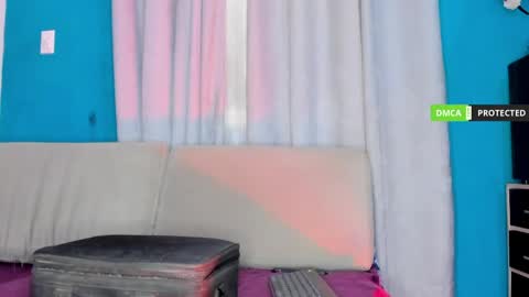 duamilktits online show from April 17, 9:55 am