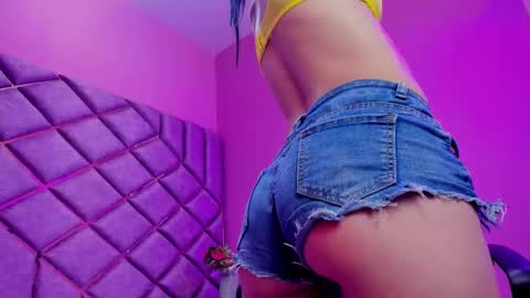 dulce_miiaa online show from November 7, 8:22 pm