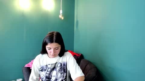 Snapshot of dulce_sofia_20 chatting on October 12, 8:32 pm dulce_sofia_20 online show from October 12, 8:32 pm