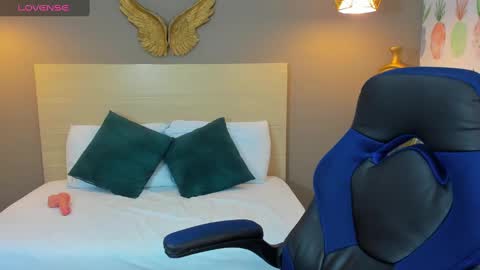 Snapshot of dulce_victoriaa_ chatting on February 21, 5:09 pm V I C T O R I A online show from February 21, 5:09 pm