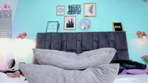 DULCE AURORA online show from March 11, 5:57 am