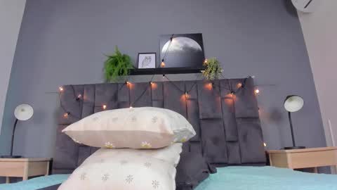 DULCE AURORA online show from December 20, 3:35 am