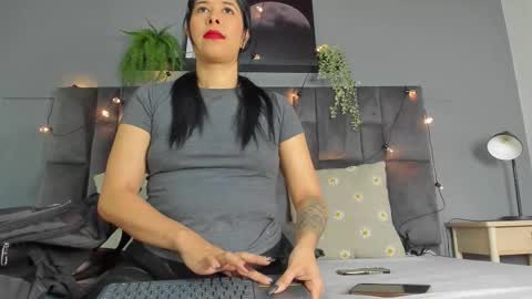 DULCE AURORA online show from February 8, 11:13 am