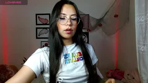 Snapshot of dulcemaria_alvarez22 chatting on October 9, 3:23 am Dulce online show from October 9, 3:23 am