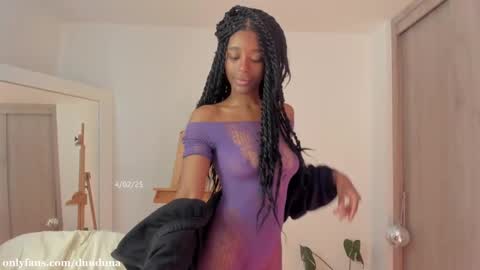 Snapshot of duna_du chatting on February 12, 5:16 pm My birthday is tomorrow November 30 online show from February 12, 5:16 pm