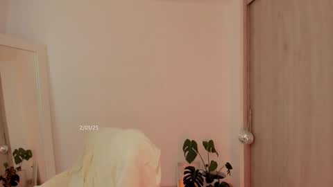 Snapshot of duna_du chatting on February 2, 8:19 pm My birthday is tomorrow November 30 online show from February 2, 8:19 pm
