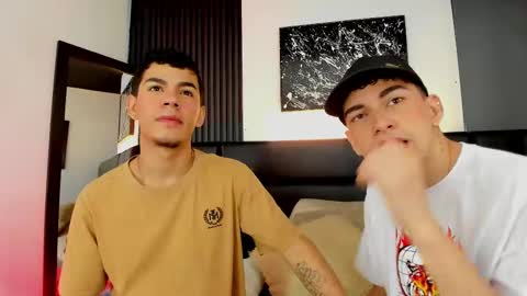 Snapshot of duolust chatting on October 7, 1:29 pm Thomas and Noah online show from October 7, 1:29 pm