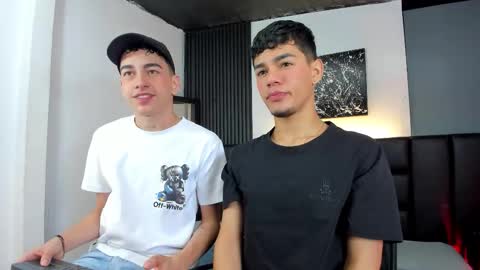 Snapshot of duolust chatting on September 24, 12:23 pm Thomas and Noah online show from September 24, 12:23 pm