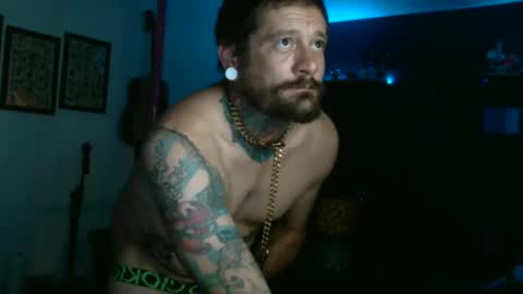 Snapshot of durfmanx chatting on January 3, 9:04 am durfmanX online show from January 3, 9:04 am