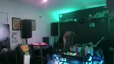 Snapshot of durfmanx chatting on October 12, 6:39 am durfmanX online show from October 12, 6:39 am