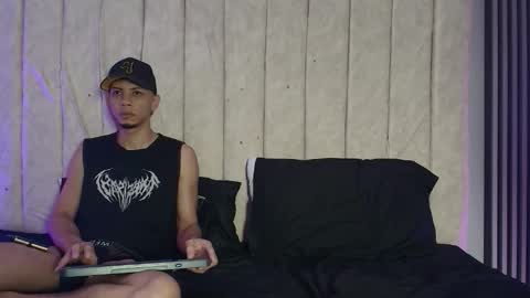 dustinandjordan online show from November 7, 10:23 pm