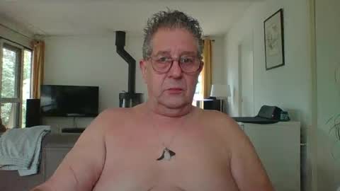 Snapshot of dutchsmooth chatting on December 2, 9:41 am dutchsmooth online show from December 2, 9:41 am