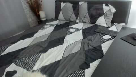 Dyanne online show from February 24, 3:04 pm