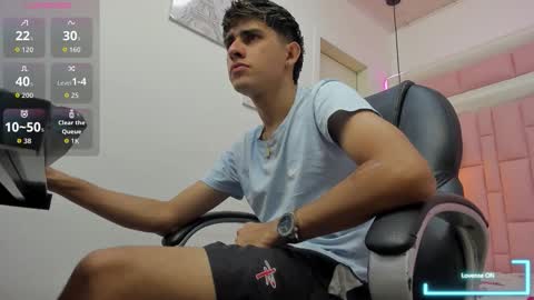 Snapshot of dyla_n18_ chatting on October 12, 11:50 pm dyla_n18_ online show from October 12, 11:50 pm