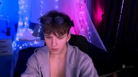 dylan_bold online show from November 25, 9:02 pm