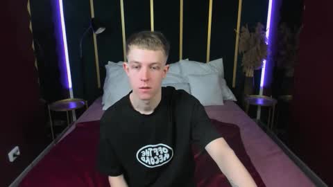 Dylan online show from March 25, 10:33 am