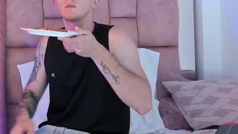 ---DYLAN--- online show from March 11, 3:25 am