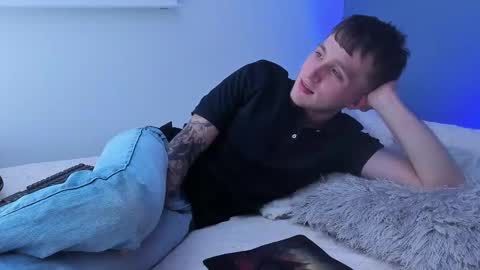 ---DYLAN--- online show from February 20, 6:39 am