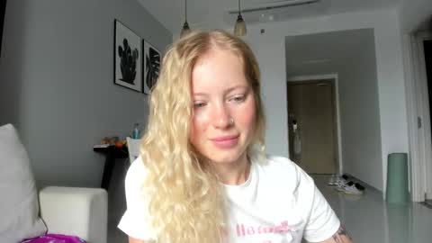 fansly - yourbestbaby online show from February 15, 3:09 am