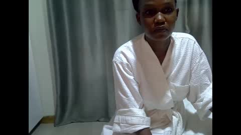 east_queen online show from November 23, 9:18 am