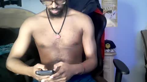 Snapshot of easybreezy20 chatting on October 14, 6:49 am TWITTER INSTAGRAM easybreezy20 ONLINE 1230 AM TO 7AM online show from October 14, 6:49 am