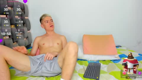 Snapshot of eat_twinks chatting on January 8, 9:23 pm INDEPENDENT MODELS online show from January 8, 9:23 pm