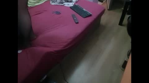 shy yoong cross online show from October 4, 9:56 pm