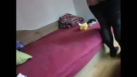 shy yoong cross online show from February 5, 1:00 pm