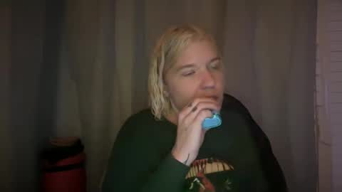 Snapshot of ebony8ivory chatting on October 3, 1:37 am americnbarbie online show from October 3, 1:37 am
