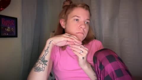Snapshot of ebony8ivory chatting on March 1, 6:03 am americnbarbie online show from March 1, 6:03 am