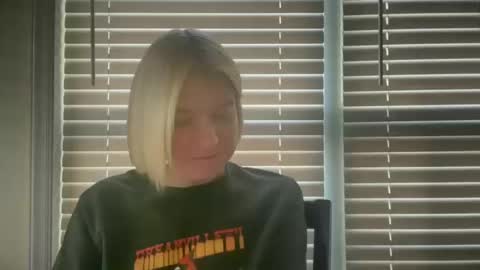 Snapshot of ebony8ivory chatting on October 17, 12:09 pm americnbarbie online show from October 17, 12:09 pm