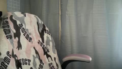 Snapshot of ebony8ivory chatting on March 1, 6:21 pm americnbarbie online show from March 1, 6:21 pm