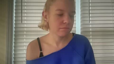 Snapshot of ebony8ivory chatting on October 14, 12:19 pm americnbarbie online show from October 14, 12:19 pm