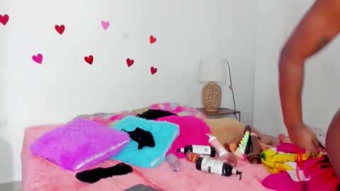 ebony_cute9 online show from February 12, 7:39 pm