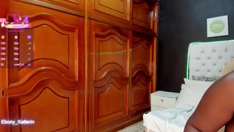 ebony_katterin online show from December 19, 11:17 am