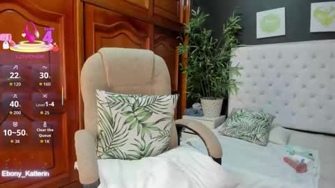 Snapshot of ebony_katterin chatting on October 10, 11:38 am ebony_katterin online show from October 10, 11:38 am