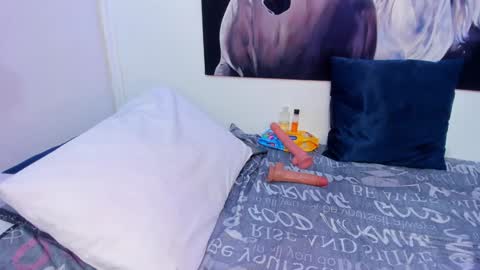 Snapshot of ebony_katterin chatting on February 5, 10:11 pm ebony_katterin online show from February 5, 10:11 pm