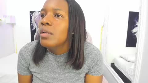 Snapshot of ebony_katterin chatting on February 17, 7:01 pm ebony_katterin online show from February 17, 7:01 pm