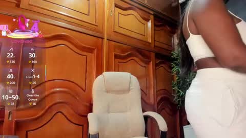Snapshot of ebony_katterin chatting on September 23, 10:42 am ebony_katterin online show from September 23, 10:42 am