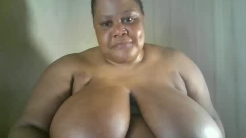 Snapshot of ebony_magixs chatting on September 24, 3:46 am ebony_magixs online show from September 24, 3:46 am