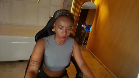 Snapshot of ebony_rose_tf chatting on October 13, 1:24 pm ebony_rose_tf online show from October 13, 1:24 pm